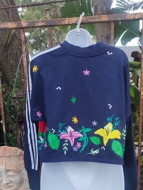 Adidas Blossom Of Life Navy Floral Embroidered Crewneck Sweatshirt Small